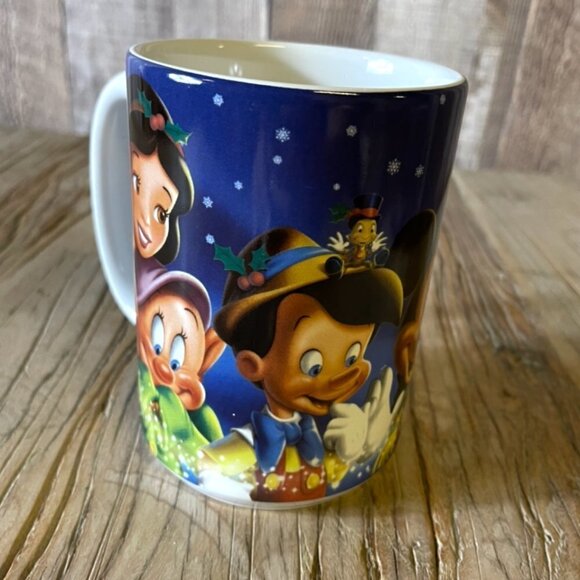 2004 Disney Christmas Coffee Mug - Picture 2 of 5